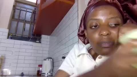 dora05191 online show from 10/13/25, 09:37