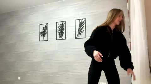 Anika online show from 04/10/26, 11:31