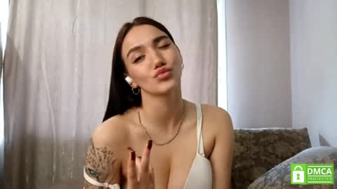 Jacqueline online show from 05/13/26, 05:16
