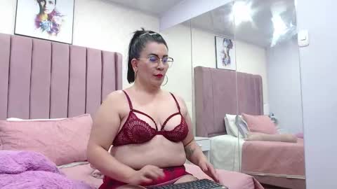 Snapshot of dorettaacreman chatting on 11/06/25, 12:28 Anny online show from 11/06/25, 12:28