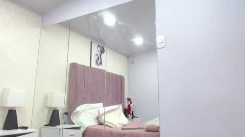 Snapshot of dorettaacreman chatting on 12/22/25, 12:57 Anny online show from 12/22/25, 12:57