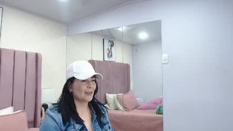 Snapshot of dorettaacreman chatting on 04/11/26, 12:31 Anny online show from 04/11/26, 12:31