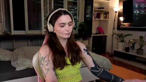 Snapshot of dorfmatratze_ chatting on 05/29/26, 06:00 Alice online show from 05/29/26, 06:00