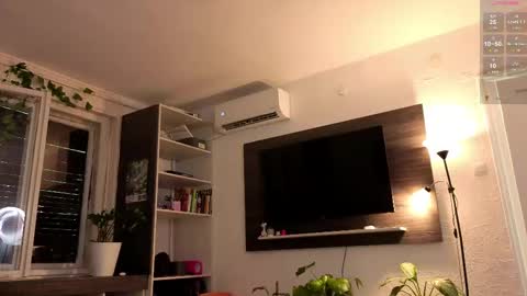 Snapshot of dorfmatratze_ chatting on 06/09/26, 05:35 Alice online show from 06/09/26, 05:35