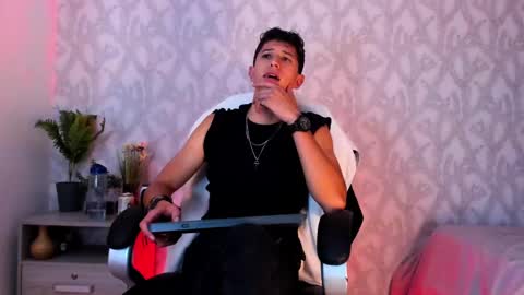 Snapshot of dorian_mystery chatting on 12/05/24, 10:23 dorian_mystery online show from 12/05/24, 10:23