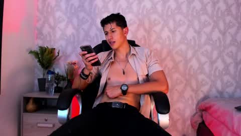 Snapshot of dorian_mystery chatting on 12/06/24, 03:52 dorian_mystery online show from 12/06/24, 03:52