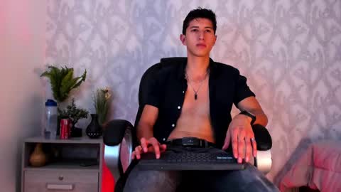 Snapshot of dorian_mystery chatting on 12/16/24, 05:49 dorian_mystery online show from 12/16/24, 05:49