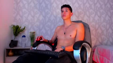 Snapshot of dorian_mystery chatting on 01/21/25, 10:41 dorian_mystery online show from 01/21/25, 10:41