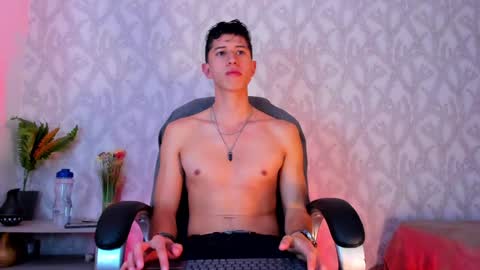 Snapshot of dorian_mystery chatting on 01/27/25, 05:25 dorian_mystery online show from 01/27/25, 05:25