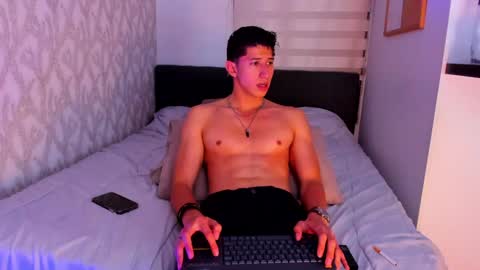 Snapshot of dorian_mystery chatting on 01/31/25, 10:20 dorian_mystery online show from 01/31/25, 10:20