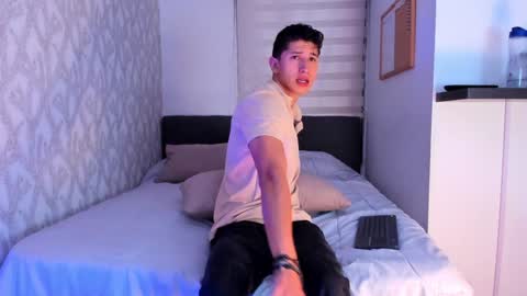 Snapshot of dorian_mystery chatting on 02/04/25, 08:46 dorian_mystery online show from 02/04/25, 08:46