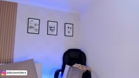 Snapshot of dorian_mystery chatting on 09/20/25, 03:40 dorian_mystery online show from 09/20/25, 03:40