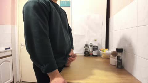 Snapshot of doriancretu95 chatting on 12/08/24, 09:08 menu below online show from 12/08/24, 09:08