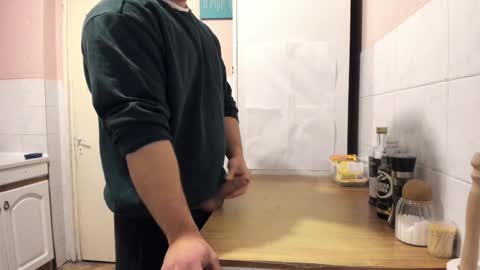 Snapshot of doriancretu95 chatting on 12/18/24, 07:47 menu below online show from 12/18/24, 07:47