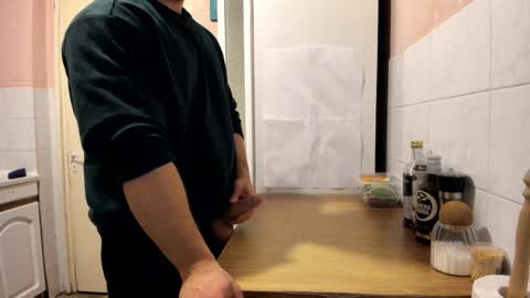 Snapshot of doriancretu95 chatting on 12/19/24, 07:29 menu below online show from 12/19/24, 07:29