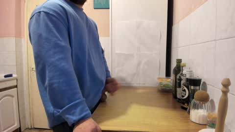 Snapshot of doriancretu95 chatting on 12/23/24, 09:08 menu below online show from 12/23/24, 09:08