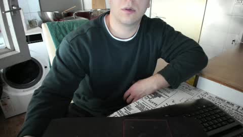 Snapshot of doriancretu95 chatting on 01/26/25, 01:25 menu below online show from 01/26/25, 01:25