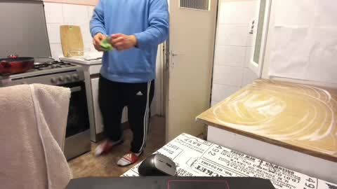 Snapshot of doriancretu95 chatting on 01/29/25, 08:56 menu below online show from 01/29/25, 08:56