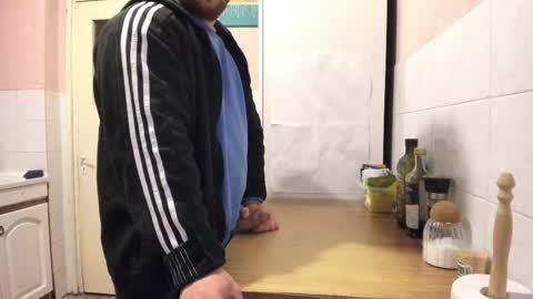 Snapshot of doriancretu95 chatting on 03/01/25, 07:15 menu below online show from 03/01/25, 07:15