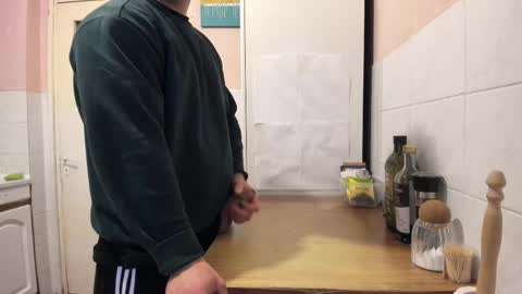 Snapshot of doriancretu95 chatting on 03/12/25, 05:35 menu below online show from 03/12/25, 05:35