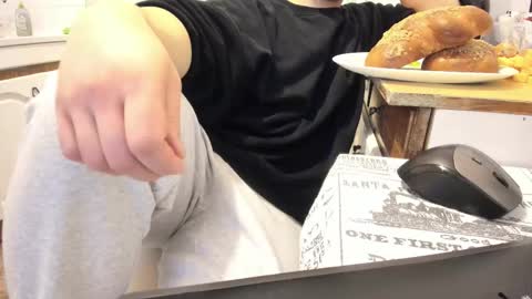 menu  below online show from 03/07/26, 12:46