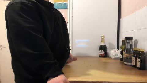 menu  below online show from 04/18/26, 09:15