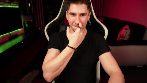 Snapshot of dorianreyes chatting on 01/09/25, 02:11 Dorian Reyes online show from 01/09/25, 02:11