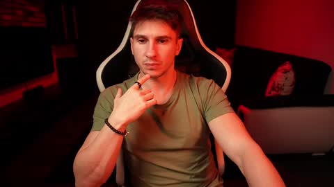 Snapshot of dorianreyes chatting on 01/11/25, 04:27 Dorian Reyes online show from 01/11/25, 04:27