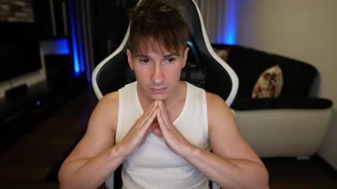 Snapshot of dorianreyes chatting on 09/25/25, 12:36 Dorian Reyes online show from 09/25/25, 12:36