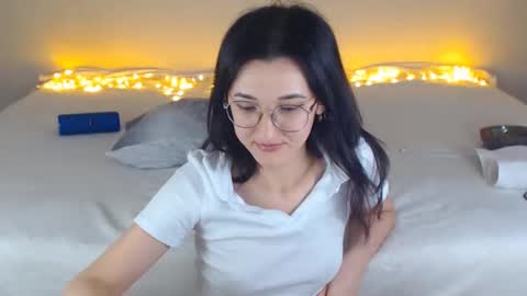 Snapshot of dorotty_ chatting on 12/03/24, 03:41 Your Dorotty online show from 12/03/24, 03:41