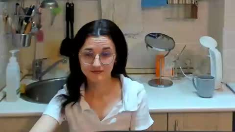 Snapshot of dorotty_ chatting on 01/27/25, 12:33 Your Dorotty online show from 01/27/25, 12:33
