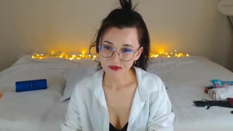 Snapshot of dorotty_ chatting on 02/16/25, 03:47 Your Dorotty online show from 02/16/25, 03:47
