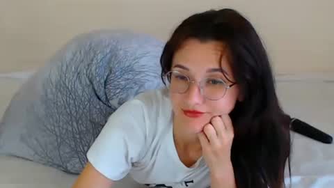 Snapshot of dorotty_ chatting on 09/18/25, 01:40 Your Dorotty online show from 09/18/25, 01:40