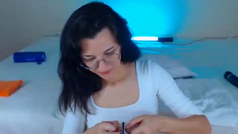 Snapshot of dorotty_ chatting on 09/22/25, 01:40 Your Dorotty online show from 09/22/25, 01:40