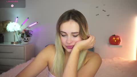 Snapshot of dorretangel chatting on 10/26/25, 01:39 Amy online show from 10/26/25, 01:39