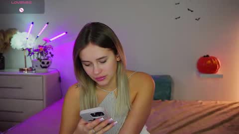 Snapshot of dorretangel chatting on 10/31/25, 05:14 Amy online show from 10/31/25, 05:14