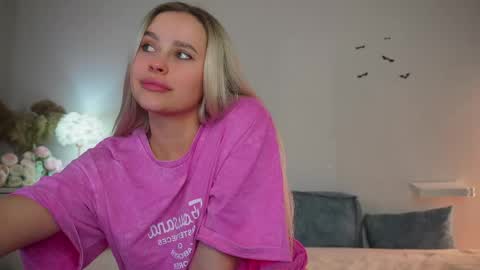 Snapshot of dorretangel chatting on 05/15/26, 08:38 Amy online show from 05/15/26, 08:38