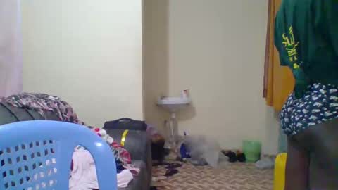 Snapshot of dottletop chatting on 02/18/25, 06:47 dottletop online show from 02/18/25, 06:47