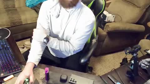 Snapshot of dotyoureyezez chatting on 12/12/24, 09:30 DotYourEyezez online show from 12/12/24, 09:30