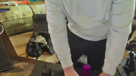 Snapshot of dotyoureyezez chatting on 12/12/24, 03:37 DotYourEyezez online show from 12/12/24, 03:37