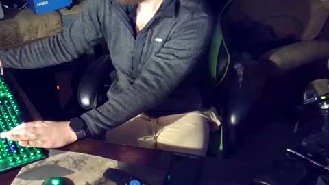 Snapshot of dotyoureyezez chatting on 01/08/25, 11:32 DotYourEyezez online show from 01/08/25, 11:32