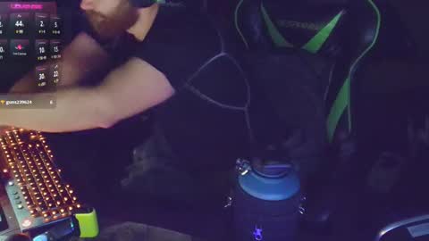 Snapshot of dotyoureyezez chatting on 02/14/25, 08:10 DotYourEyezez online show from 02/14/25, 08:10