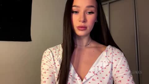 MOLLYYYY dont forget to give me a thumb up online show from 01/10/26, 01:13