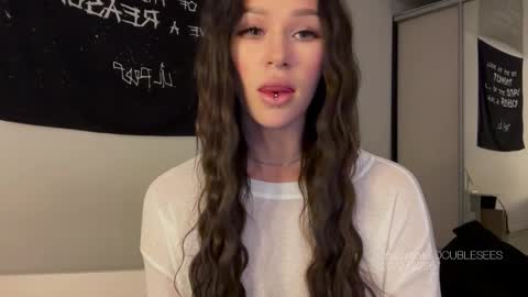 MOLLYYYY dont forget to give me a thumb up online show from 02/24/26, 10:24