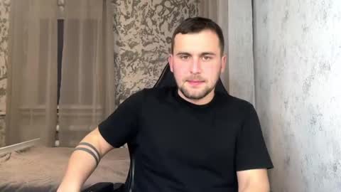 douglas_666 online show from 04/15/26, 06:37