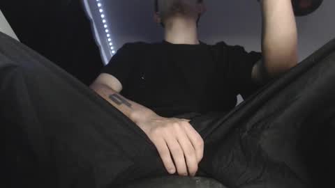 Snapshot of douglas_drake chatting on 10/30/25, 11:27 douglas_drake online show from 10/30/25, 11:27