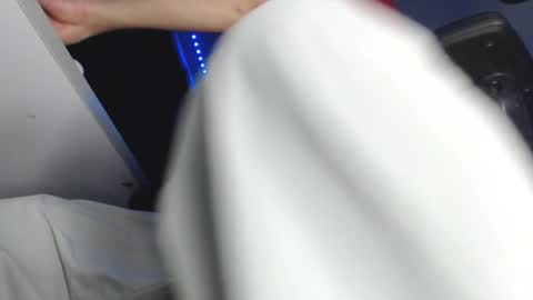 Snapshot of douglas_drake chatting on 11/18/25, 01:33 douglas_drake online show from 11/18/25, 01:33