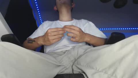 Snapshot of douglas_drake chatting on 11/21/25, 01:37 douglas_drake online show from 11/21/25, 01:37