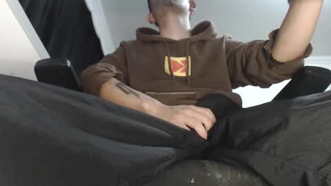 Snapshot of douglas_drake chatting on 11/28/25, 02:03 douglas_drake online show from 11/28/25, 02:03