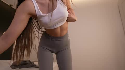    .         . online show from 02/17/25, 07:58